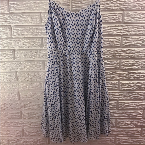 Small Old Navy Fit and Flare Dress - Picture 2 of 3